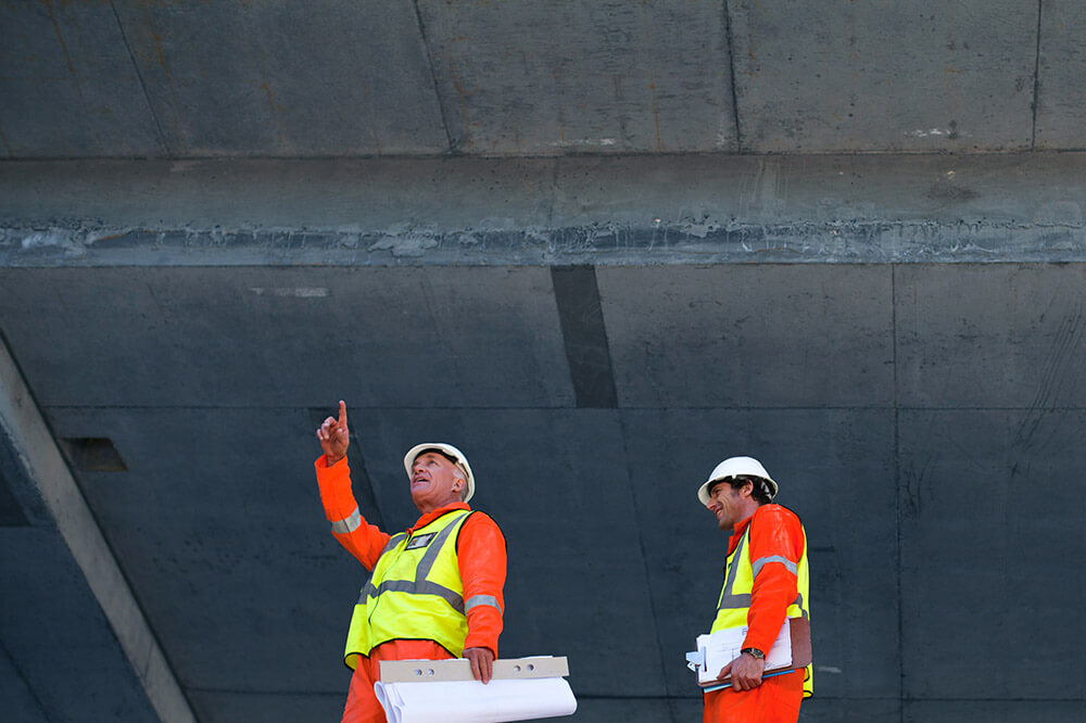 conactive_lab_1 man looking over quarry